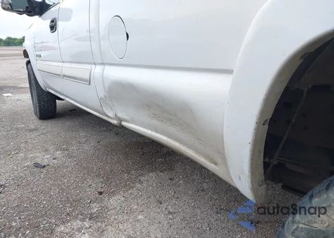 2003 Chevrolet Silverado 2500Hd Ls z USA, uszkodzony, nr VIN 1GCHC29U73E336232